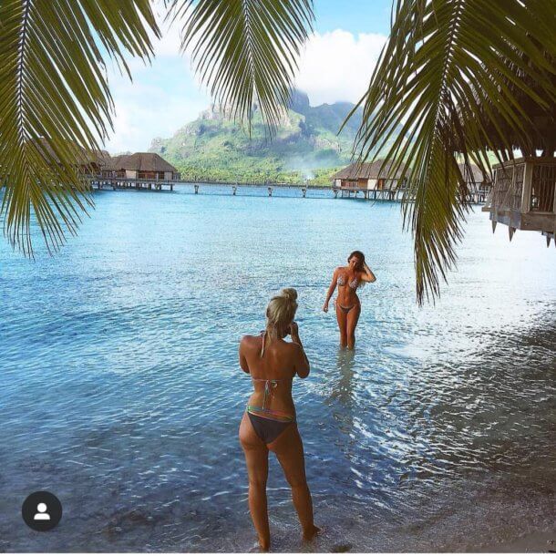 jess davies travel influencer